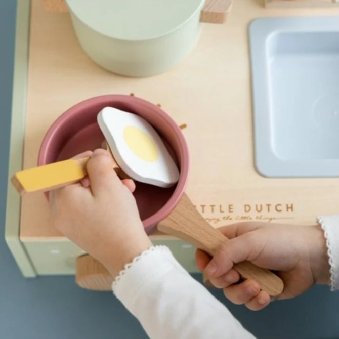 alt="Little Dutch -Mini cuisine en bois - Petite cuisine de table pour enfants en bois"